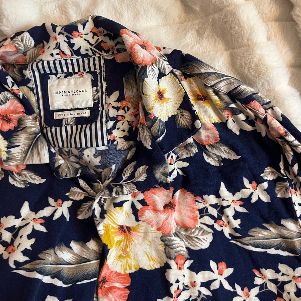 Denim & Flower Unisex M/L Nonbinary Vacation Spring Summer Button Floral Shirt